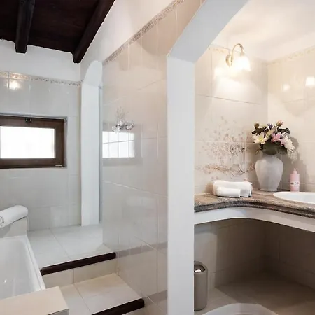 Glicine -historic Mediterranean Villa- Апартаменти